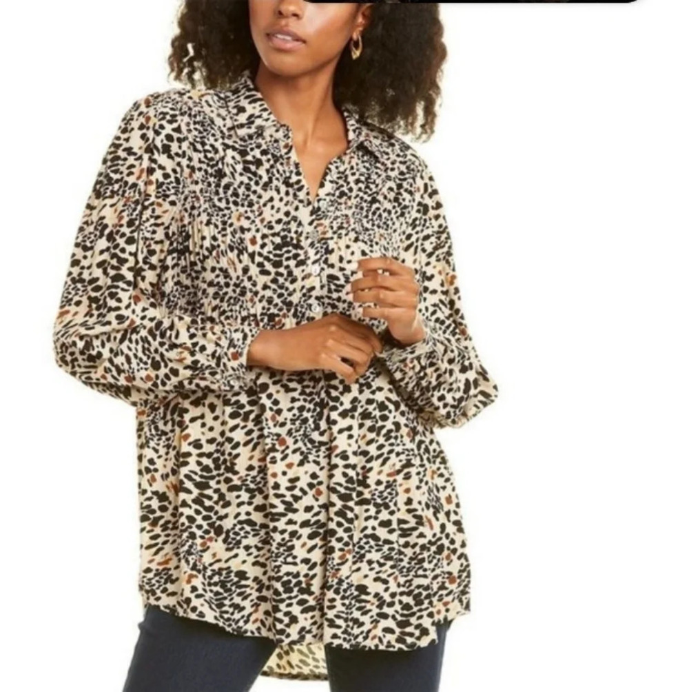 BeachLunchLounge Lindsay Print Ecovero Button Front Leopard Print Blouse Size XS